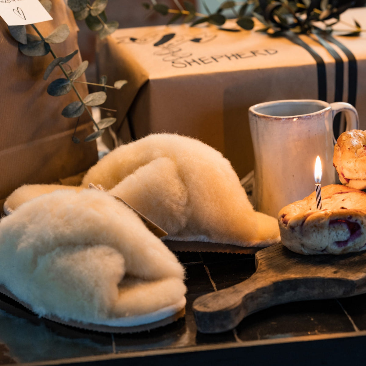 SHEEPSKIN SLIPPERS & ACCESSORIES