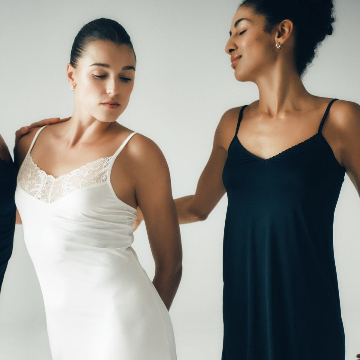 WOMEN'S SLIPS & BODYDRESSES