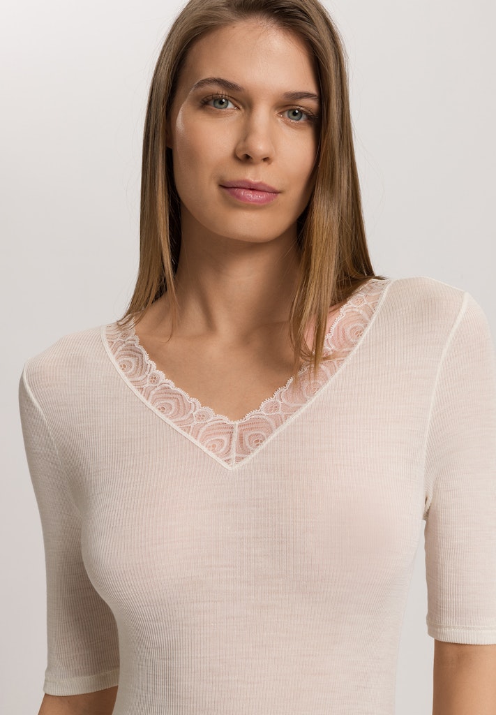 Woolen Lace - Cropped Sleeved Top