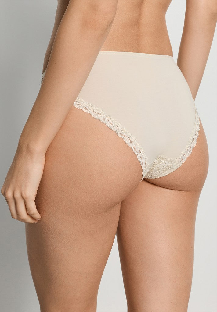 Moments - Mini Briefs
