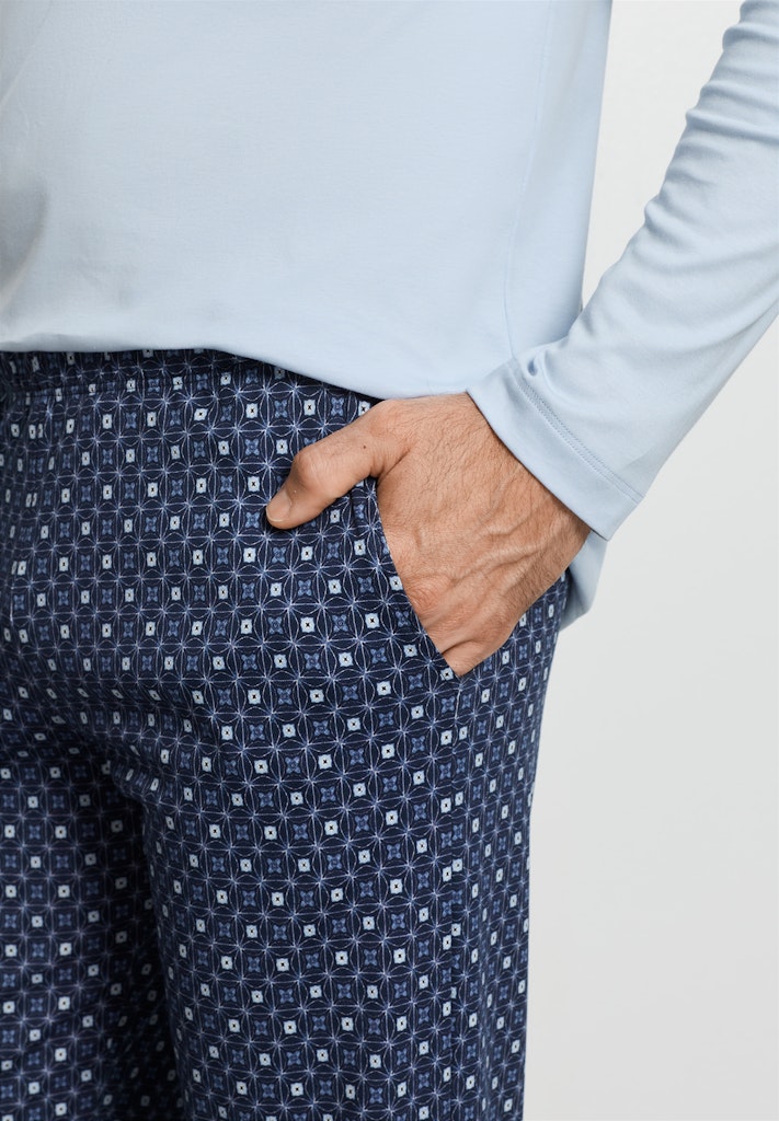 Night & Day - Long Sleeved Pyjamas