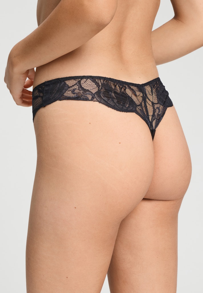 Lysia - Thong