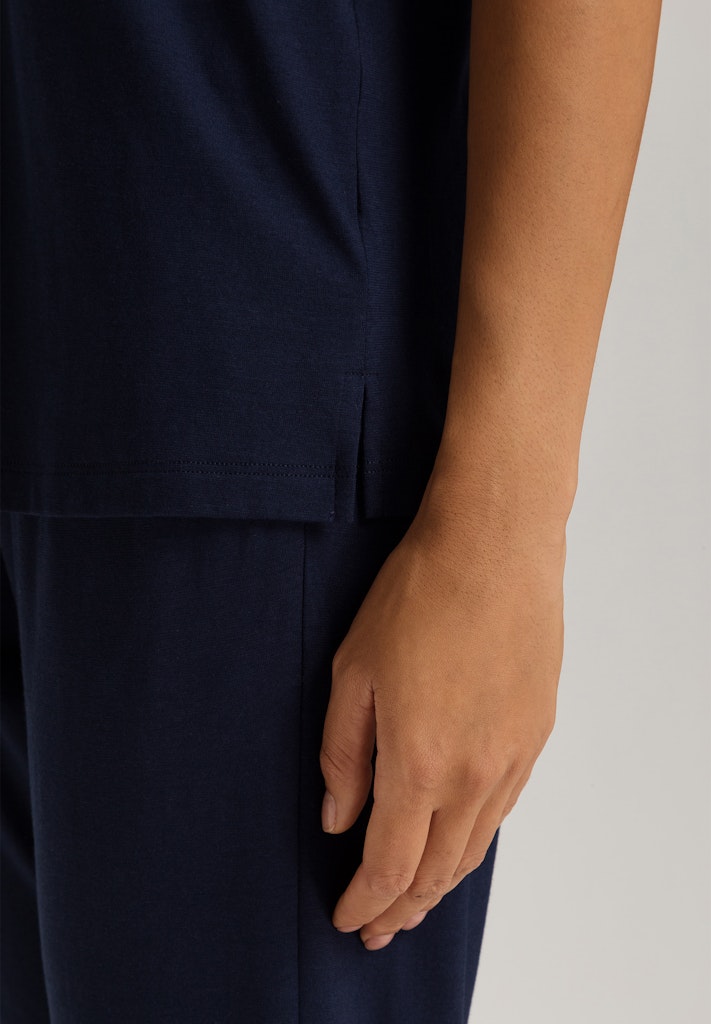 Sleep & Lounge - Short Sleeved V-Neck Shirt - HANRO