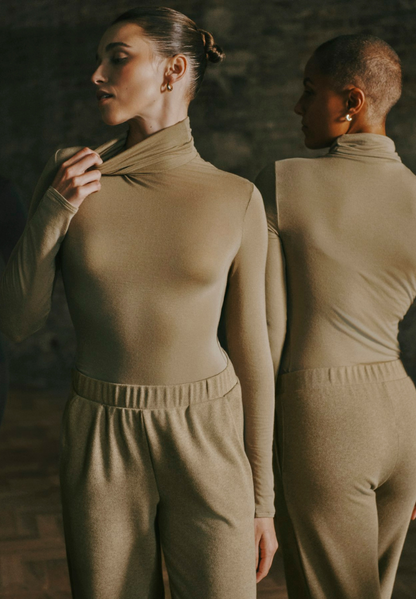 Ultralight Wool - Turtle-Neck Top